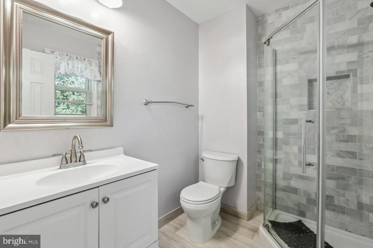 8806 Dianne Place Springfield, VA 22152 - Photo 8 of 16