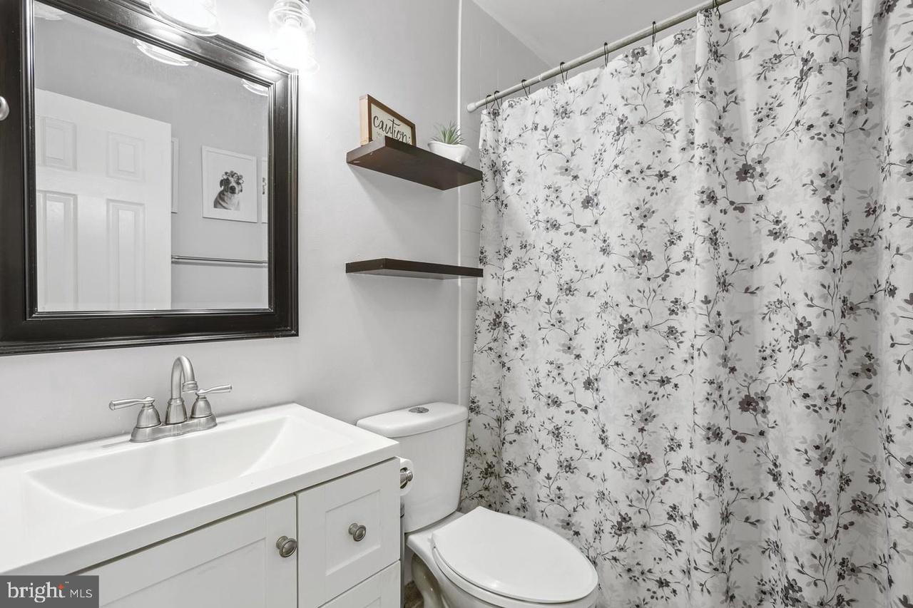 8806 Dianne Place Springfield, VA 22152 - Photo 10 of 16