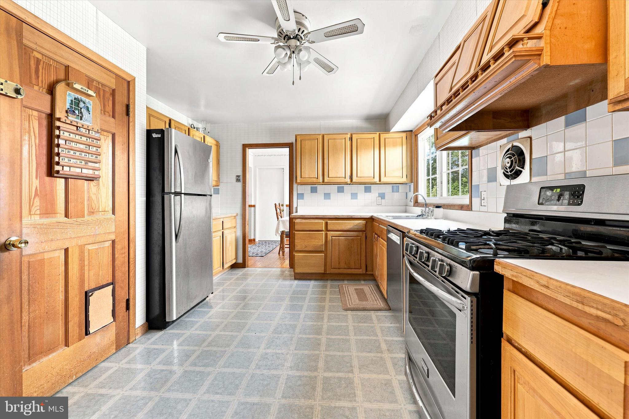 18 Rockland Road Ewing, NJ 08638 - Photo 10 of 24 Gallery Image 10