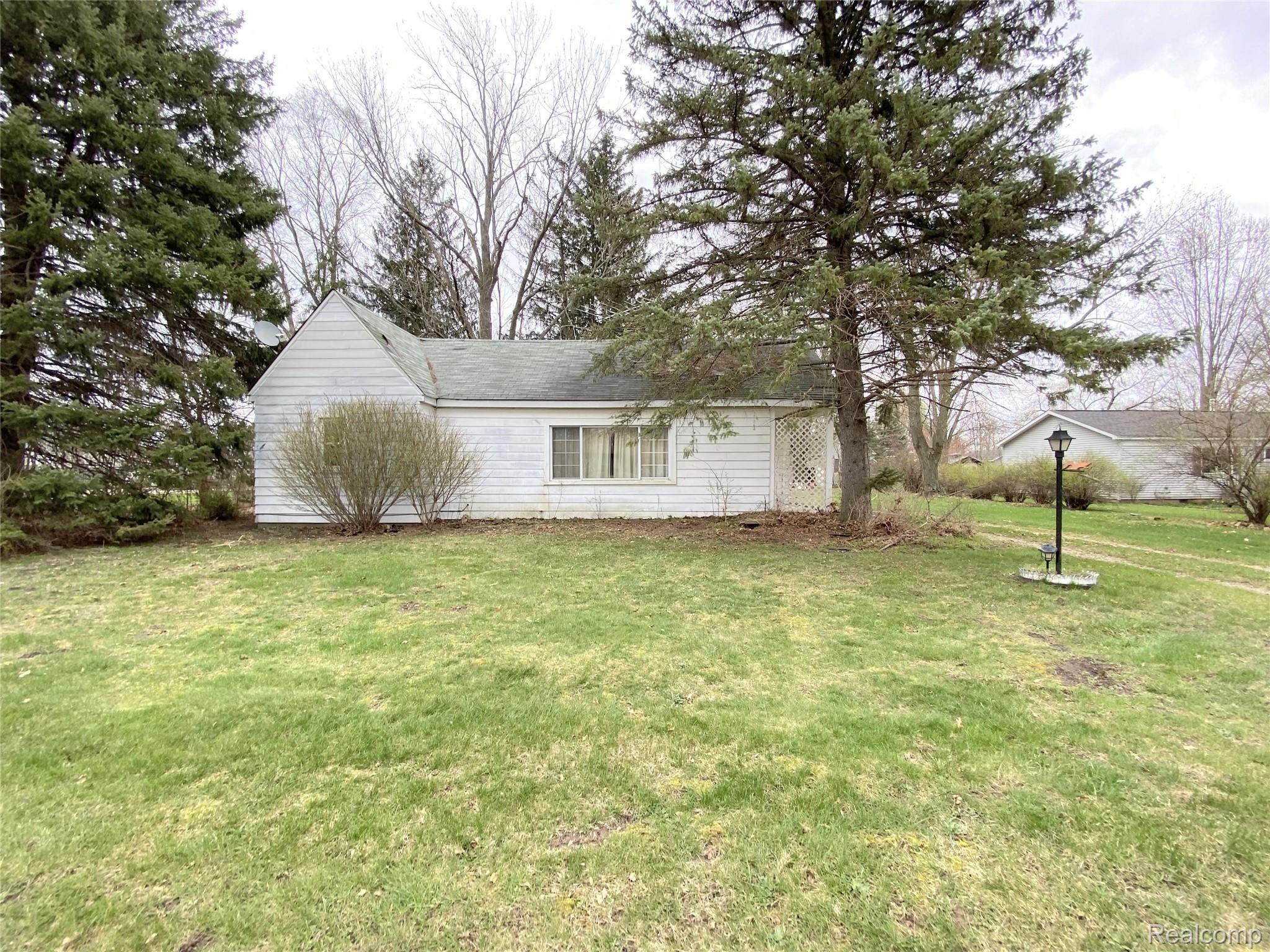 1511 Parke Street Rochester, MI 48307 - Photo 1 of 39 3DBA32BD-3CC7-4CED-B27C-11F6D656BB59.jpg