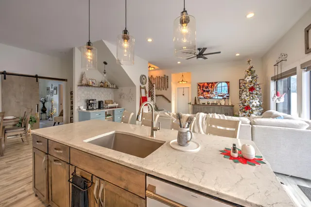 $560,500 | N8468 County Rd BB, Spring Valley, WI 54767