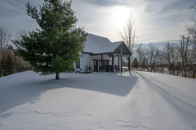 $560,500 | N8468 County Rd BB, Spring Valley, WI 54767