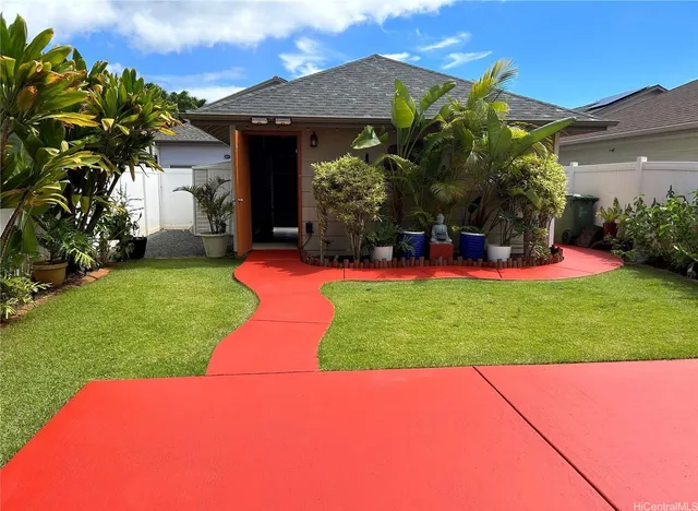 a view of outdoor space yard and porch