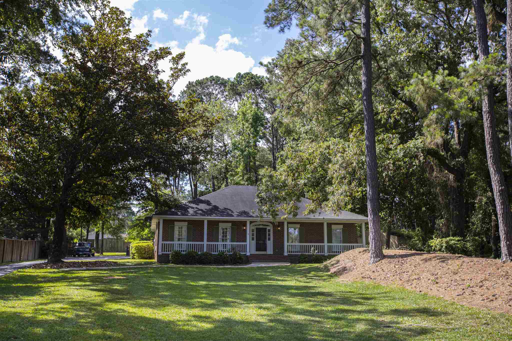 621 Southern Way Daphne, AL 36527 - Photo 2 of 43