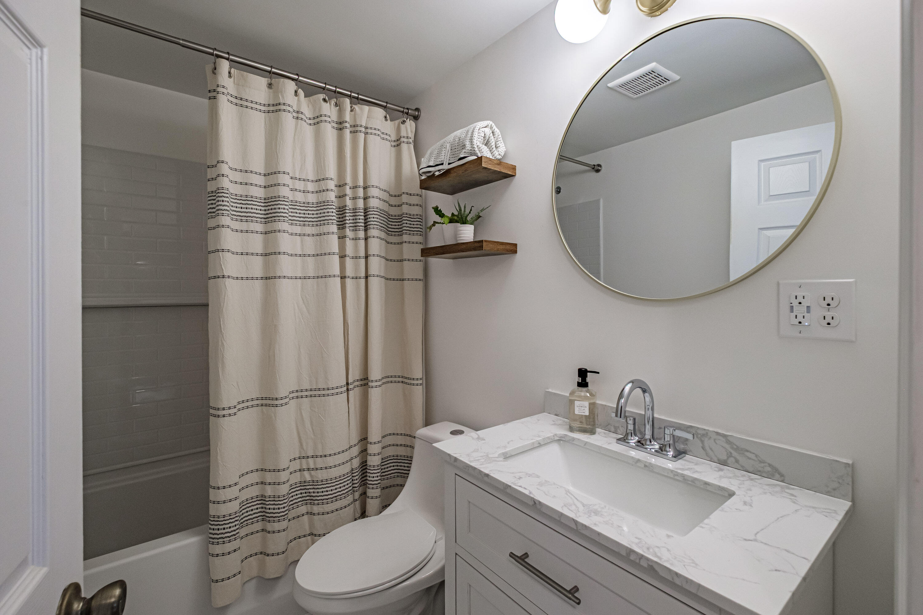 158 Newell Road Yarmouth, ME 04096 - Photo 13 of 33 bathroom upstairs
