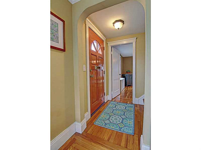 133 Audubon Road Warwick, RI 02888 - Photo 2 of 25 Entry.