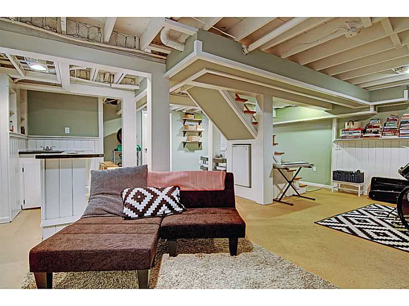 133 Audubon Road Warwick, RI 02888 - Photo 23 of 25 Den/Family/Great Room.