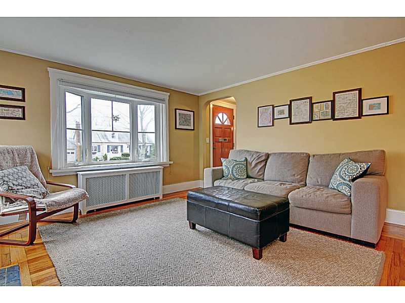 133 Audubon Road Warwick, RI 02888 - Photo 5 of 25 Living Room.
