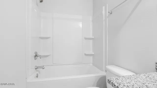 $2,050 | 7479 Shadow Lake Drive, Panama City Beach, FL 32407