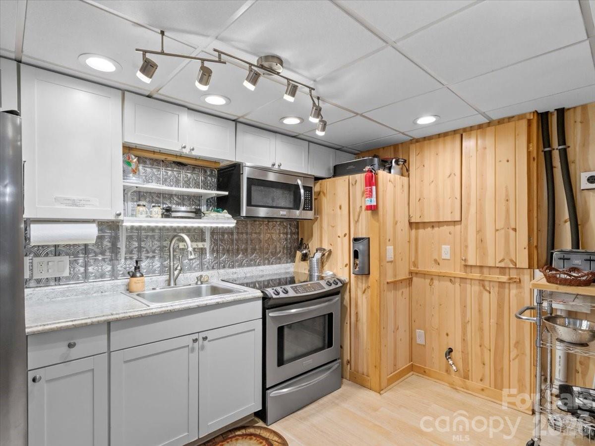 49 Pinnacle Road Burnsville, NC 28714 - Photo 26 of 48 Gallery Image 26