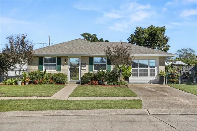 $190,000 | 1077 Marvin Court, Harvey, LA 70058