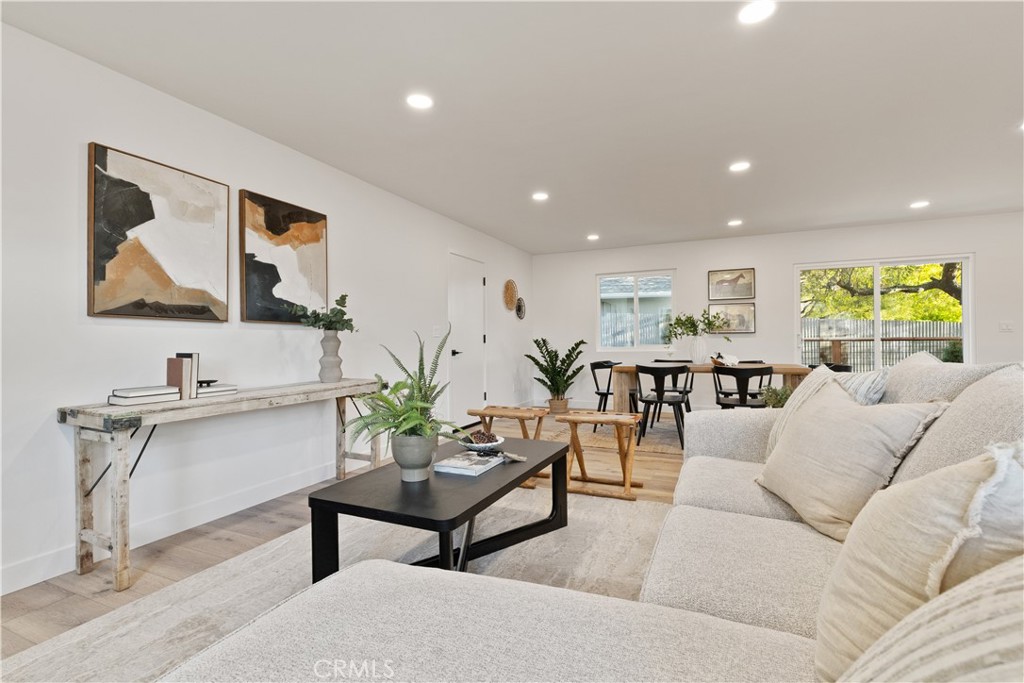 4150 Lobos Avenue Atascadero, CA 93422 - Photo 16 of 59 a living room with furniture and a potted plant