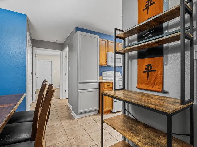 $160,000 | 2738 West Tharpe Street, Unit 304, Tallahassee, FL 32303