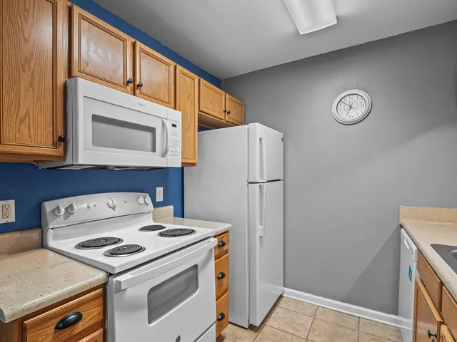 $160,000 | 2738 West Tharpe Street, Unit 304, Tallahassee, FL 32303