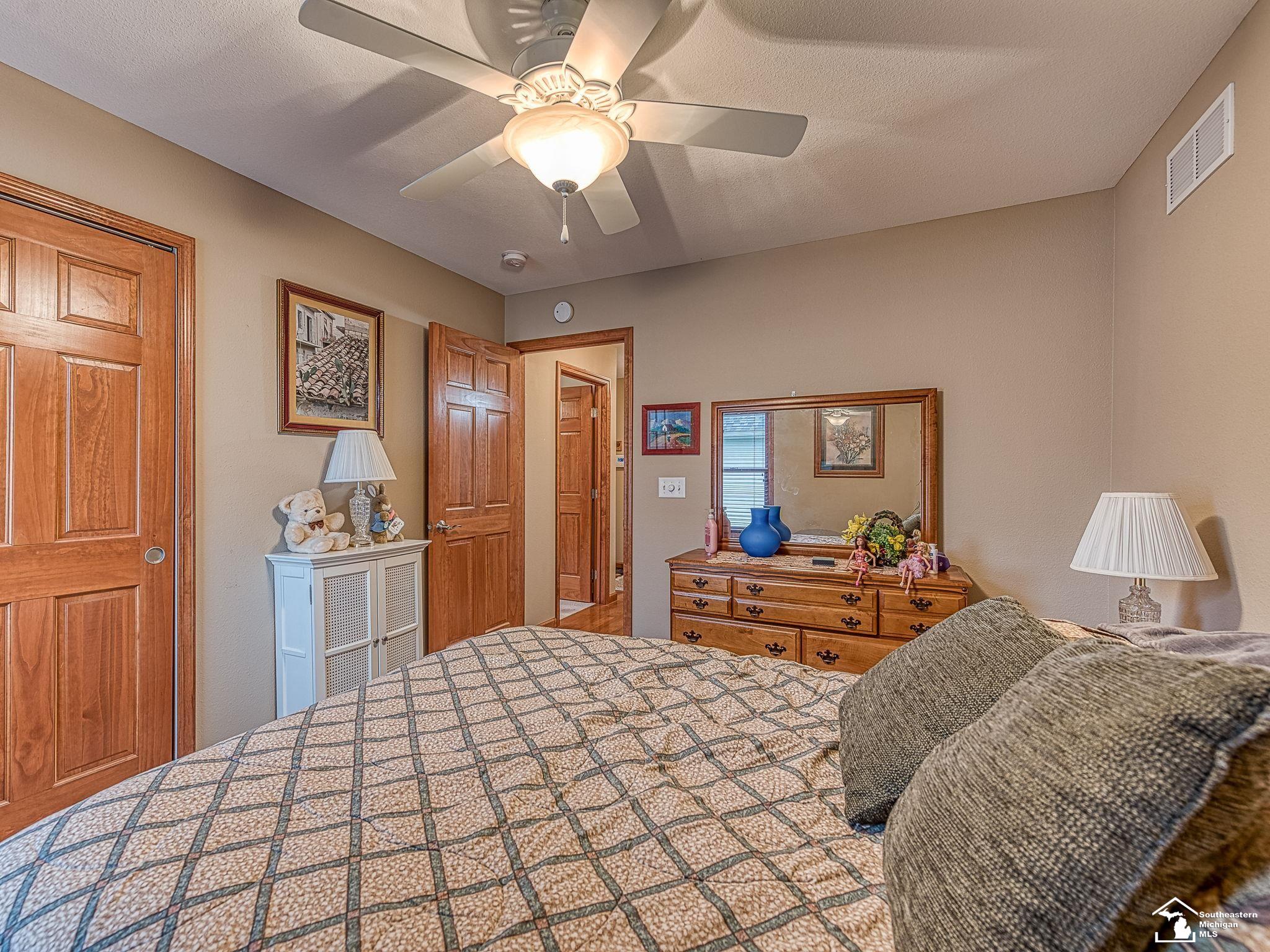 2816 Floyd Road Lambertville, MI 48144 - Photo 20 of 31 50172221-08183401-f1ea-4177-aa7b-9756fbd7494c.JPG