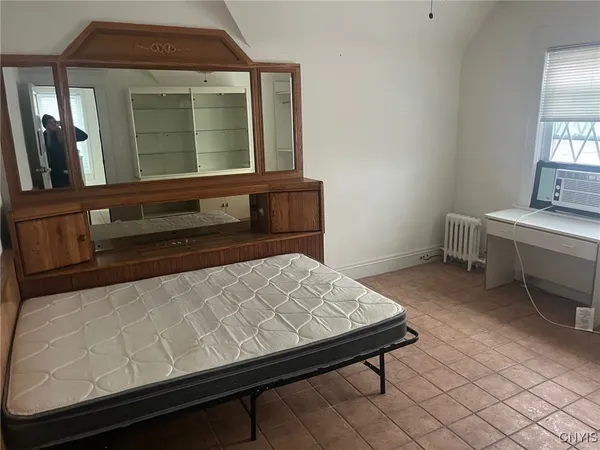$2,080 | 1108 Madison Street, Unit 2, Syracuse, NY 13210