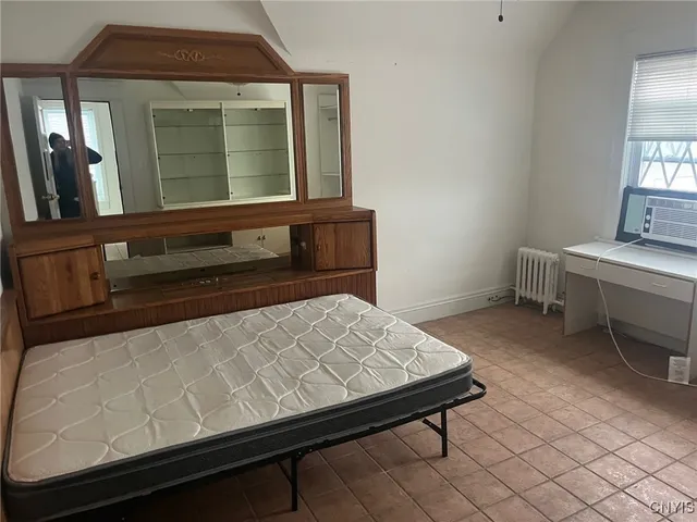 $2,080 | 1108 Madison Street, Unit 2, Syracuse, NY 13210