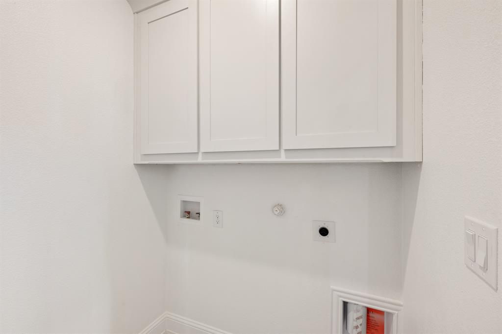 2000 Hickory Chase Lane Anna, TX 75409 - Photo 24 of 40 a close up of a white marble wall