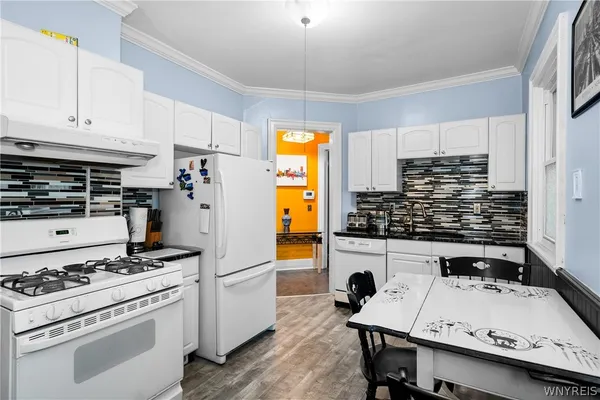 $279,900 | 393 Baynes Street, Buffalo, NY 14213