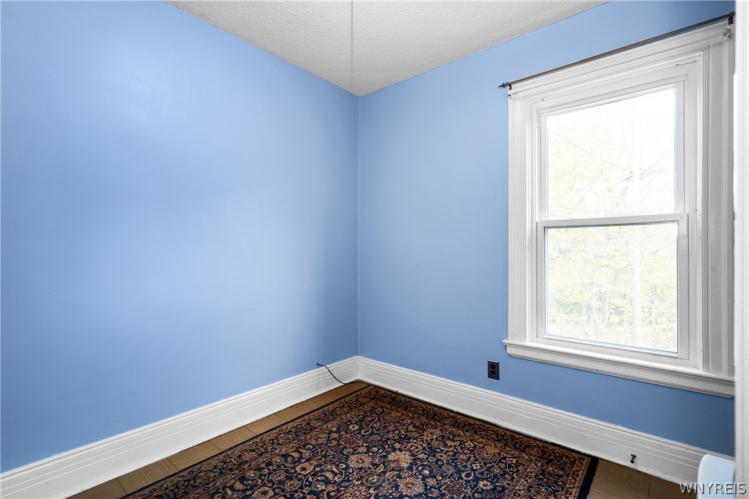 393 Baynes Street Buffalo, NY 14213 - Photo 22 of 35