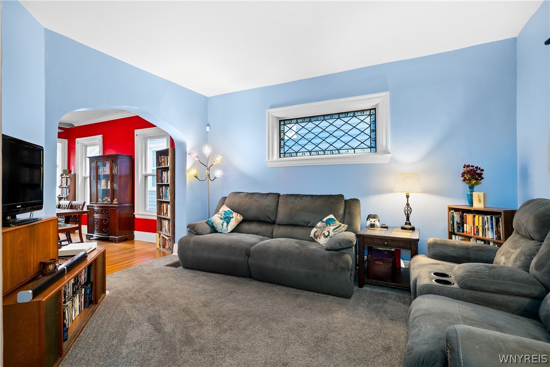 393 Baynes Street Buffalo, NY 14213 - Photo 8 of 35