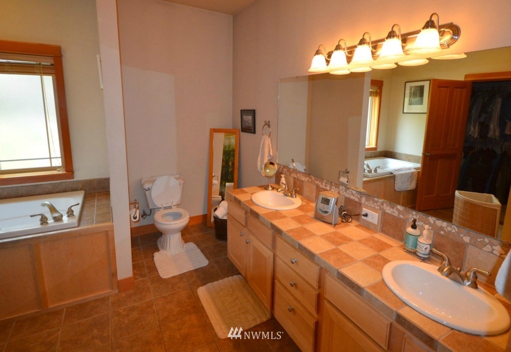 2521 Thornton Road Ferndale, WA 98248 - Photo 12 of 22 Gallery Image 12