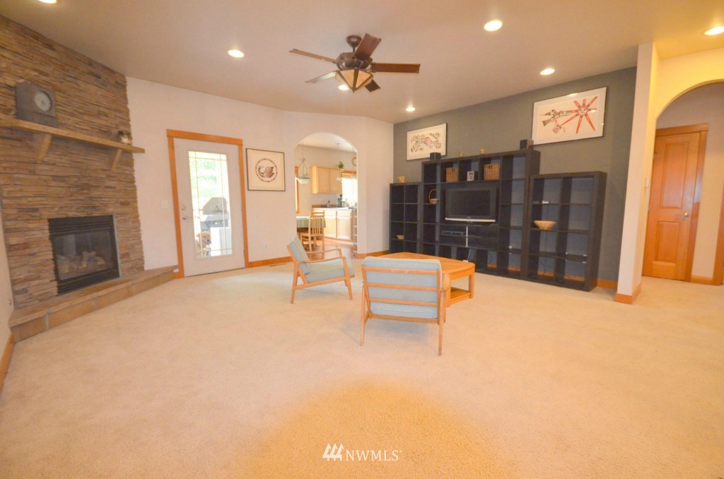 2521 Thornton Road Ferndale, WA 98248 - Photo 6 of 22 Gallery Image 6