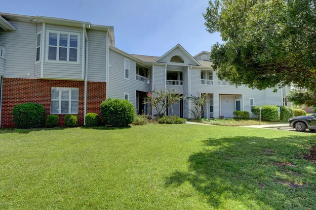 $1,600 | 4101 Breezewood Drive, Unit 101, Wilmington, NC 28412