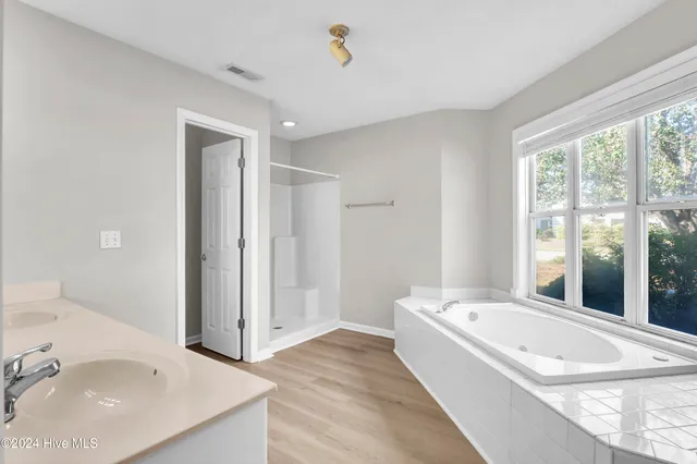 $1,600 | 4101 Breezewood Drive, Unit 101, Wilmington, NC 28412