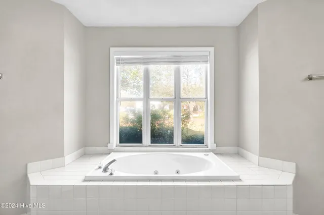 $1,600 | 4101 Breezewood Drive, Unit 101, Wilmington, NC 28412