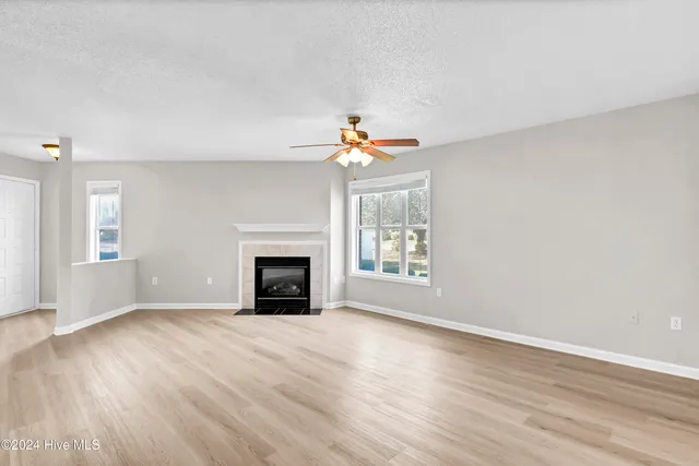 $1,600 | 4101 Breezewood Drive, Unit 101, Wilmington, NC 28412