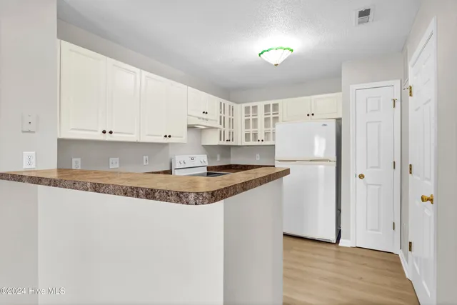 $1,600 | 4101 Breezewood Drive, Unit 101, Wilmington, NC 28412