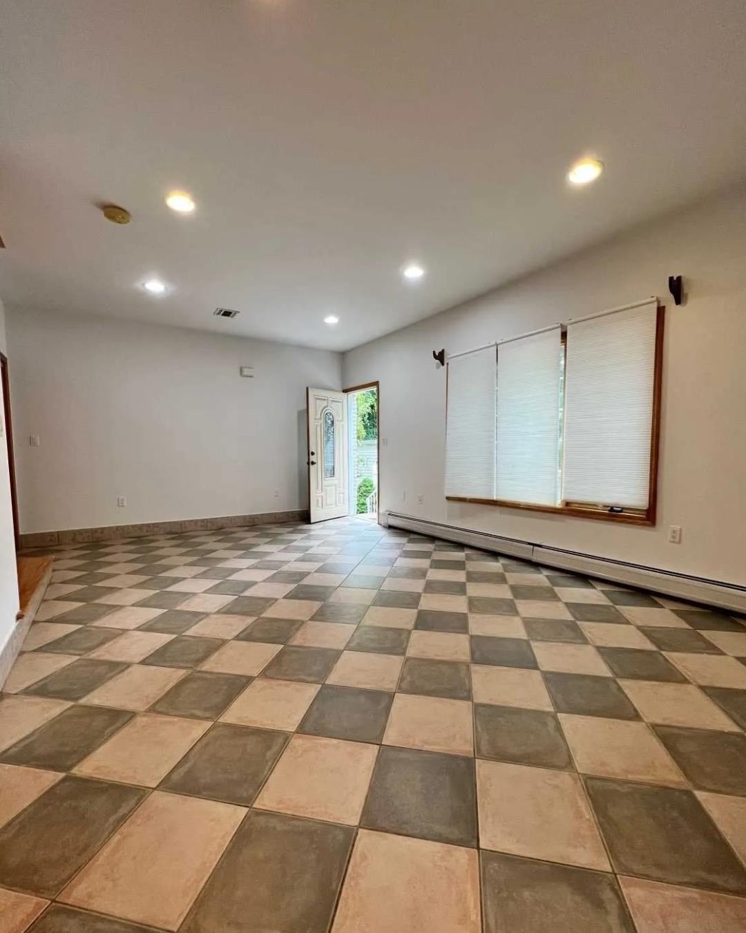 367 Morse Avenue, Unit 2 Ridgefield, NJ 07657 - Photo 3 of 12