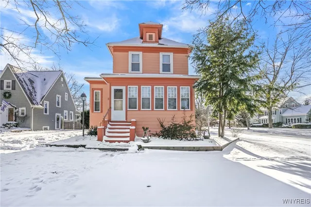 $194,900 | 3 Pine Woods Drive, North Tonawanda, NY 14120