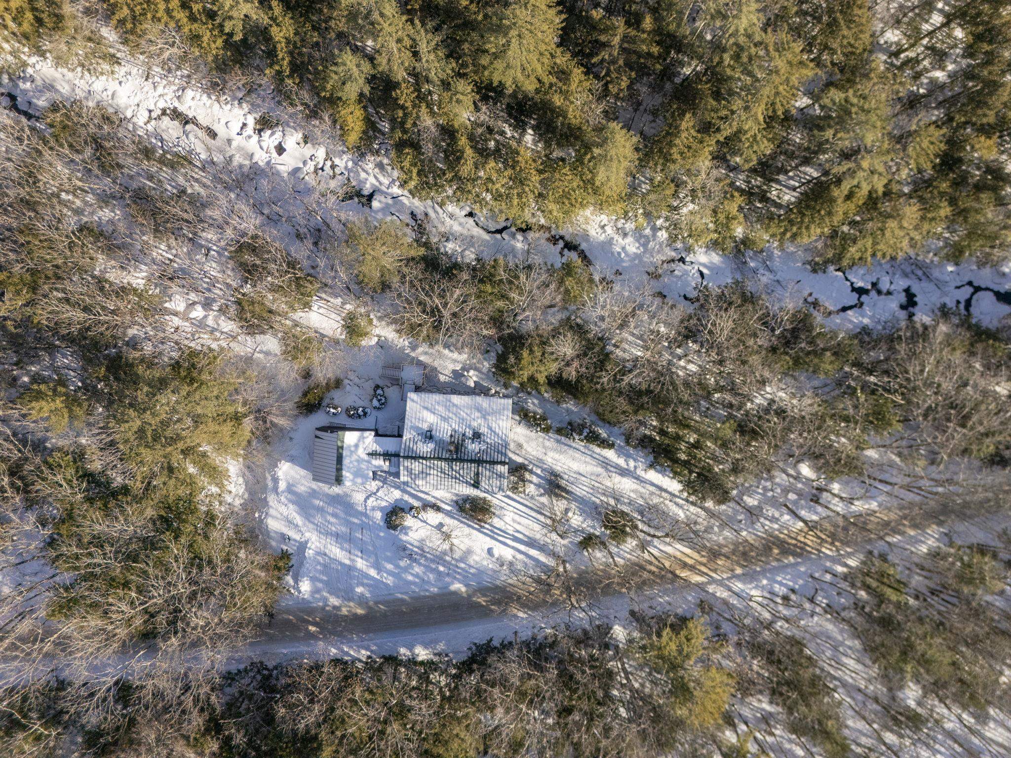 535 Beard Road Hillsborough, NH 03244 - Photo 3 of 60