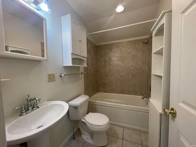 $2,850 | 1200 North Washington Street, Bloomington, IN 47408