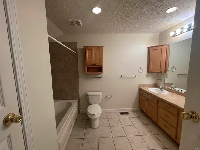 $2,850 | 1200 North Washington Street, Bloomington, IN 47408