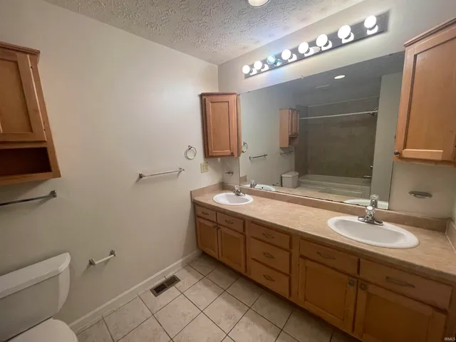 $2,850 | 1200 North Washington Street, Bloomington, IN 47408