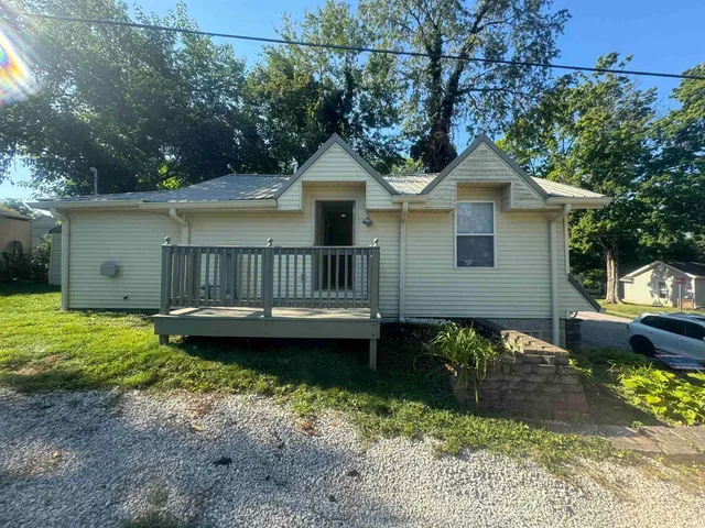 $2,850 | 1200 North Washington Street, Bloomington, IN 47408