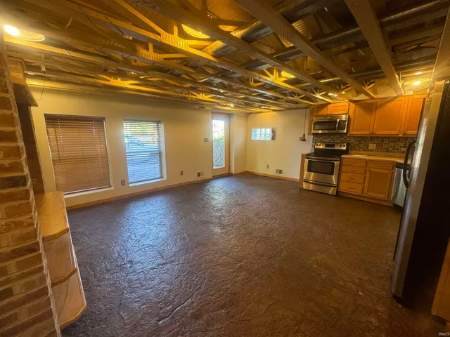 $2,850 | 1200 North Washington Street, Bloomington, IN 47408