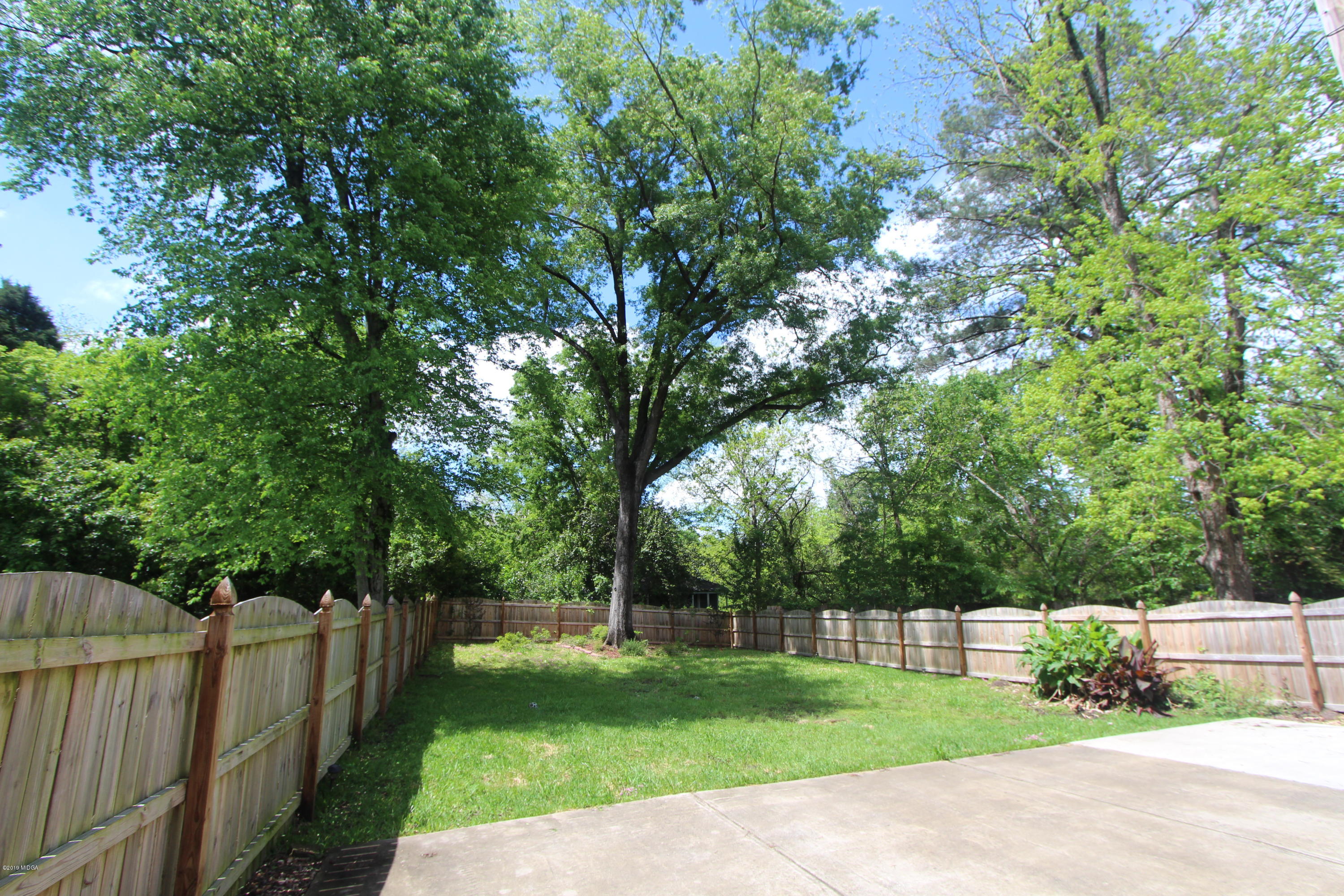 1031 Adams Street Macon, GA 31201 - Photo 21 of 37 21-Pkgpad_yard