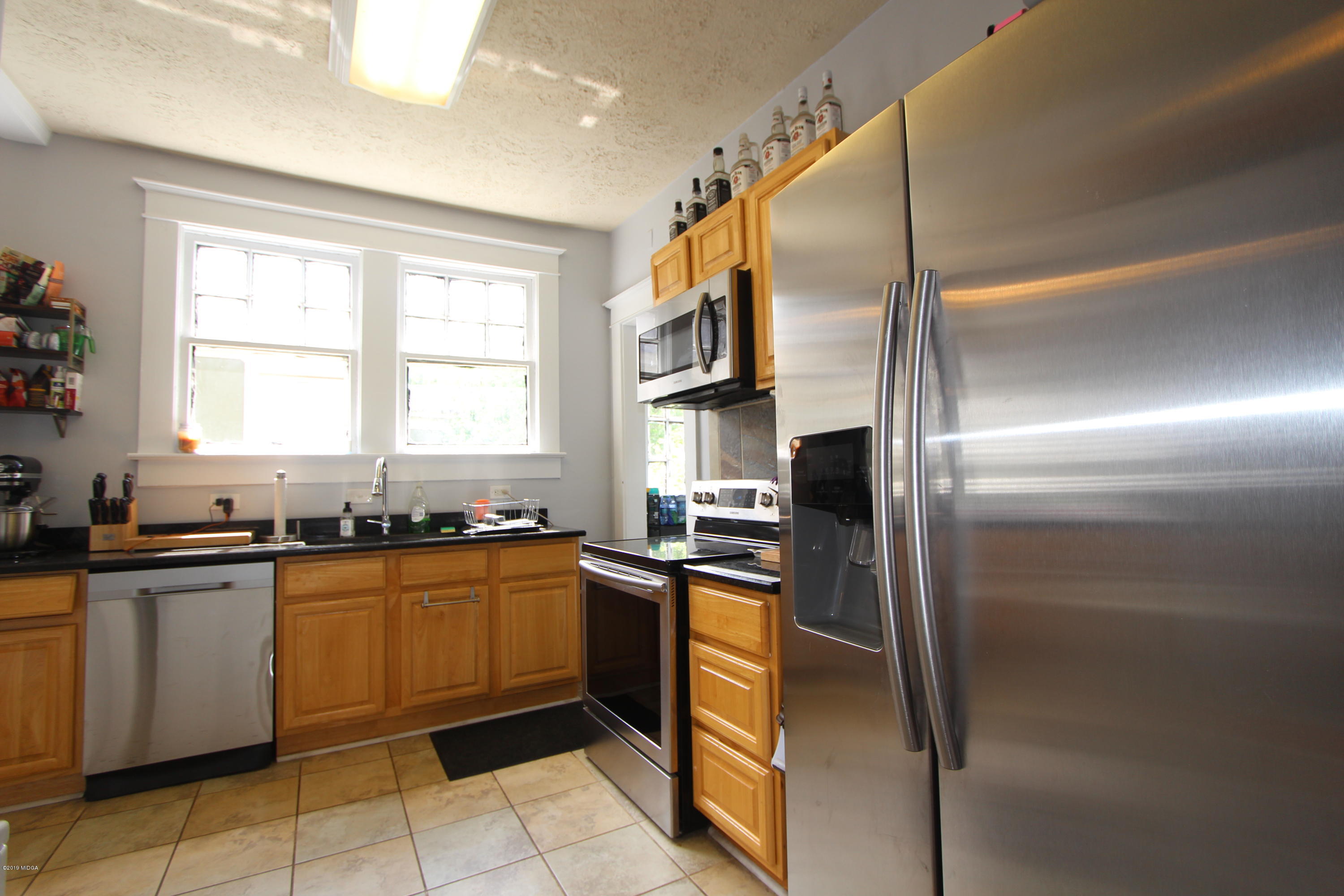 1031 Adams Street Macon, GA 31201 - Photo 9 of 37 9-Fridge_Stove_DW