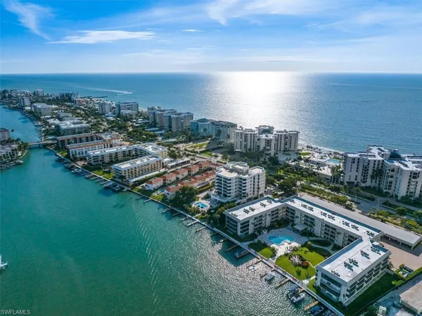 $3,000 | 3200 Gulf Shore Boulevard North, Unit 115, Naples, FL 34103