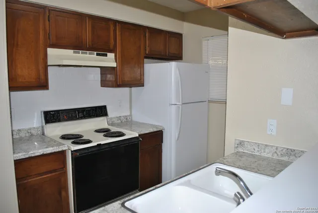 $900 | 7528 Windsor Oaks, San Antonio, TX 78239