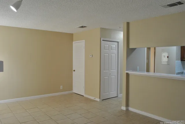 $900 | 7528 Windsor Oaks, San Antonio, TX 78239