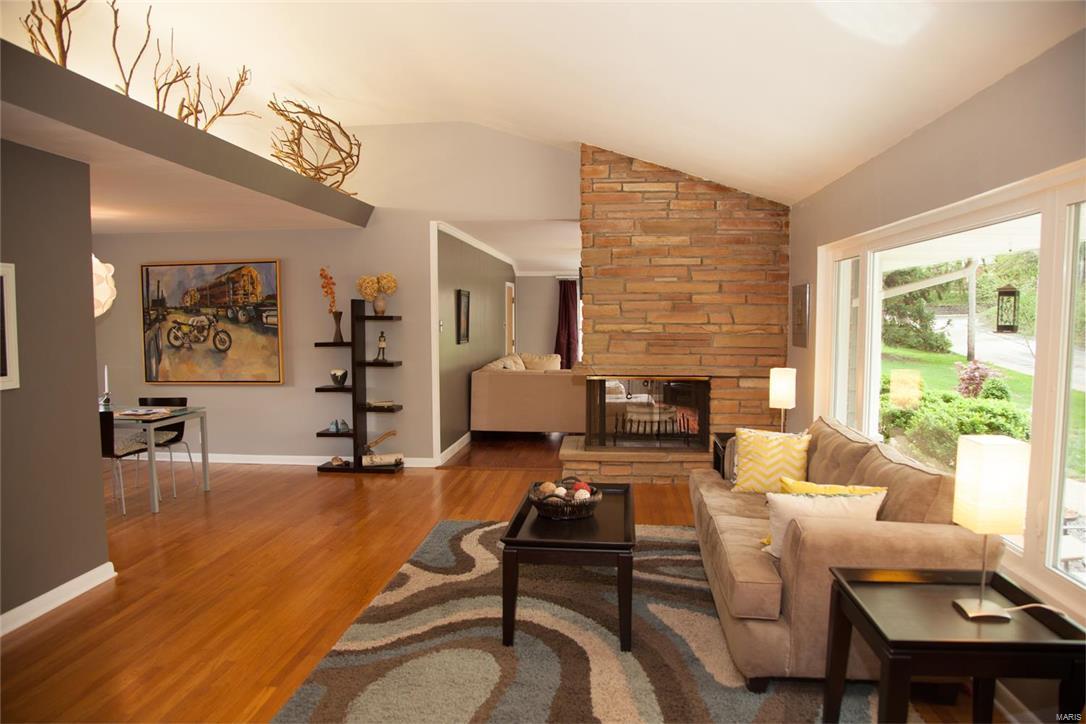 586 Dielman Road St. Louis, MO 63132 - Photo 2 of 23 Gallery Image 2