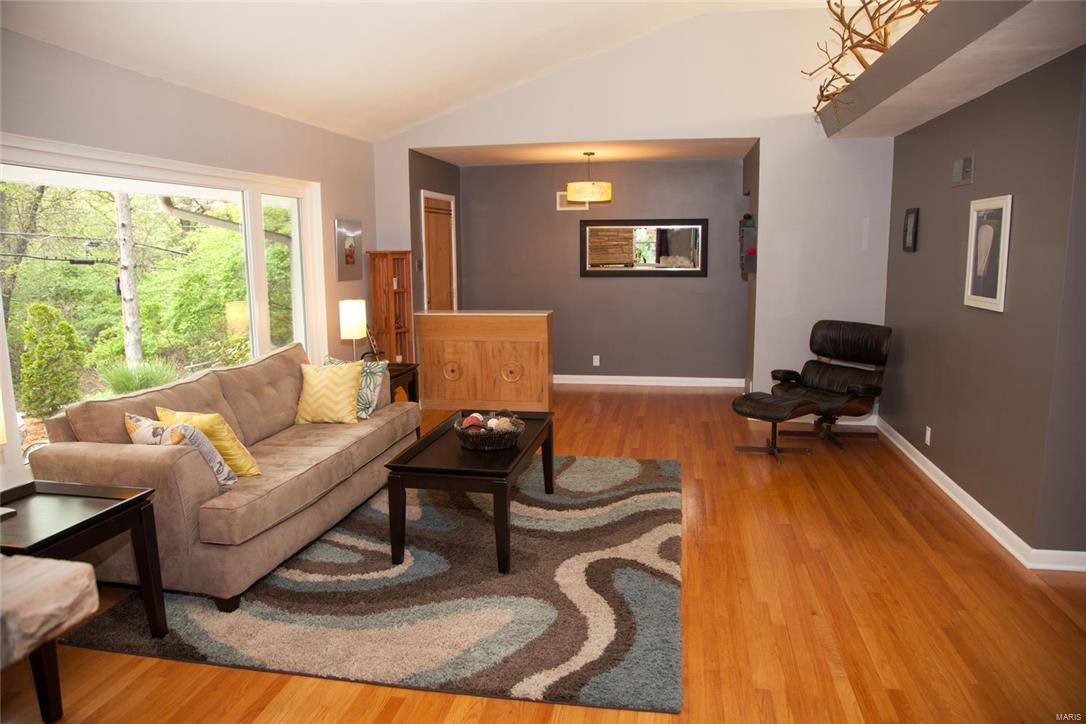 586 Dielman Road St. Louis, MO 63132 - Photo 3 of 23 Gallery Image 3