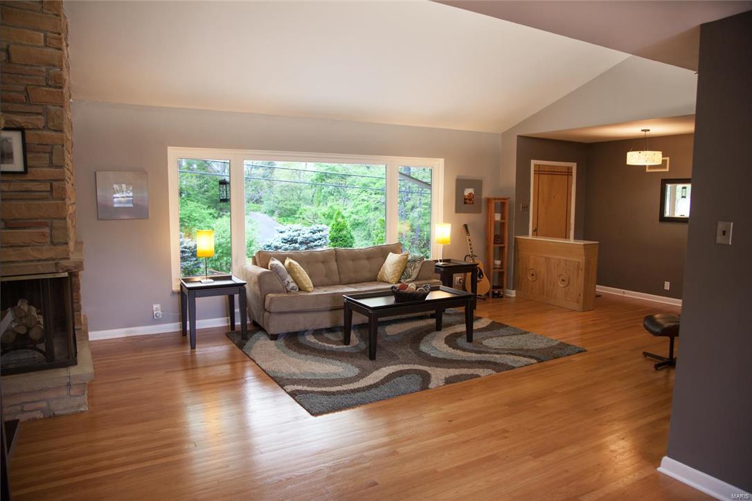586 Dielman Road St. Louis, MO 63132 - Photo 4 of 23 Gallery Image 4