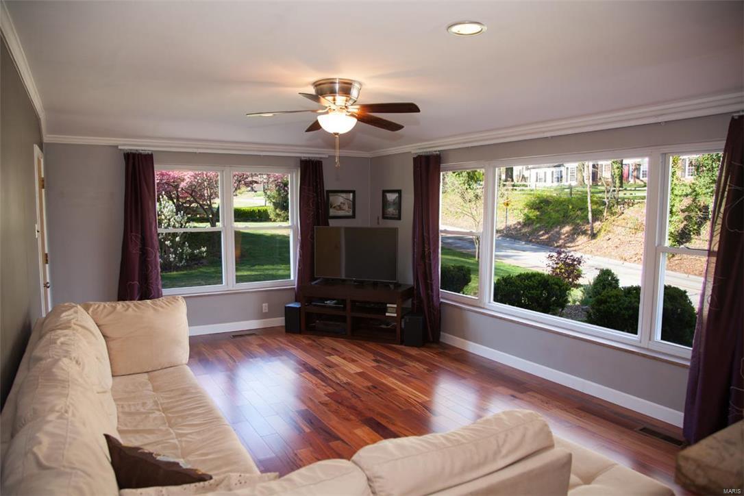 586 Dielman Road St. Louis, MO 63132 - Photo 6 of 23 Gallery Image 6