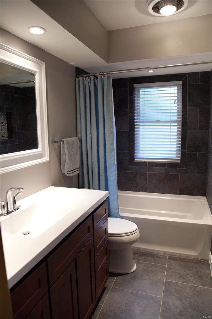 586 Dielman Road St. Louis, MO 63132 - Photo 10 of 23 Gallery Image 10